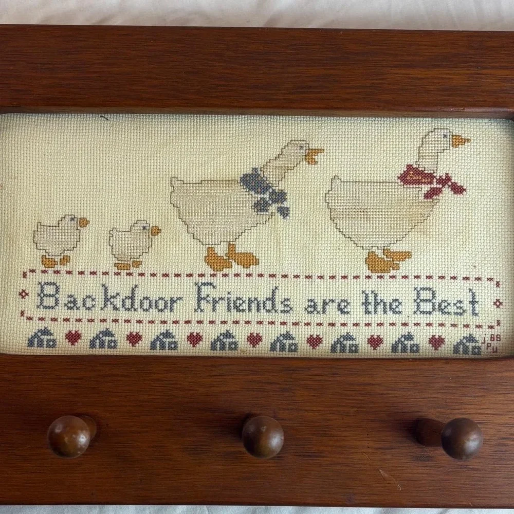 Dale Burnett Vtg Wood Wall Rack Cross Stitch Geese Backdoor Friends are the Best